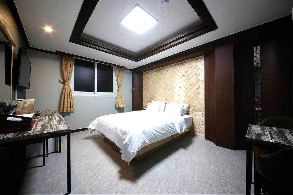 Geoje A-Plus Hotel Экстерьер фото