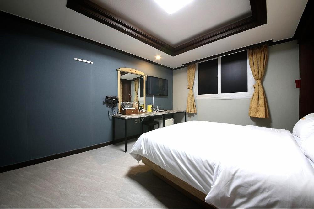 Geoje A-Plus Hotel Экстерьер фото