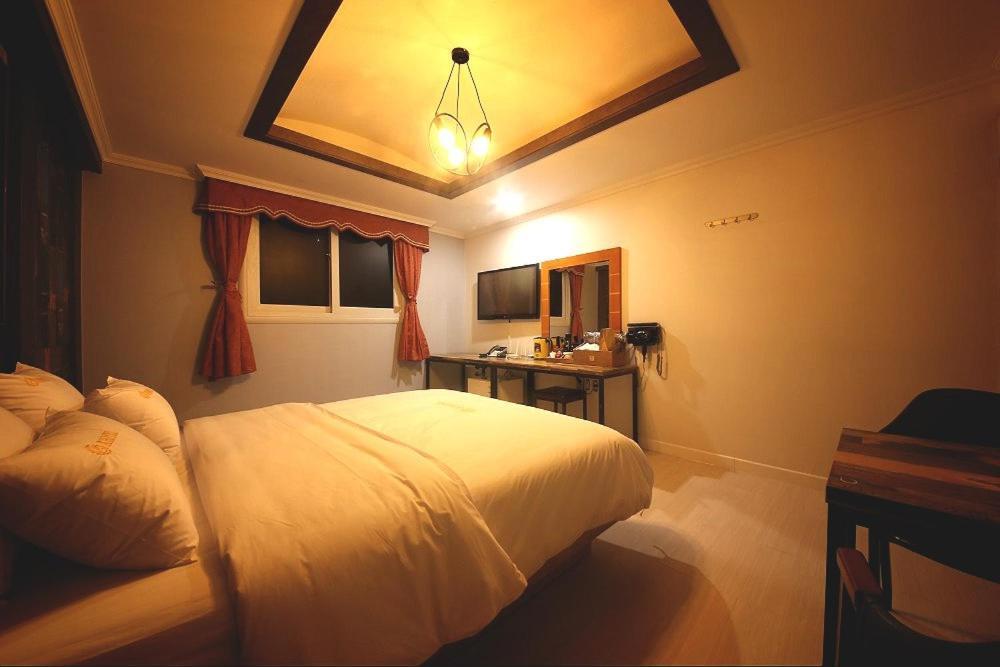 Geoje A-Plus Hotel Экстерьер фото